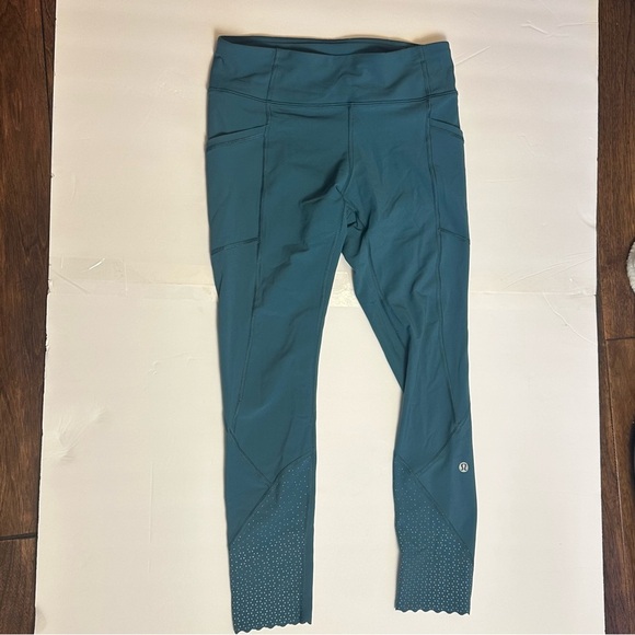 Lululemon Sz 6 Tight Stuff Tight II 2 Crop 25” Reflective Dots Luxtreme - Picture 7 of 10